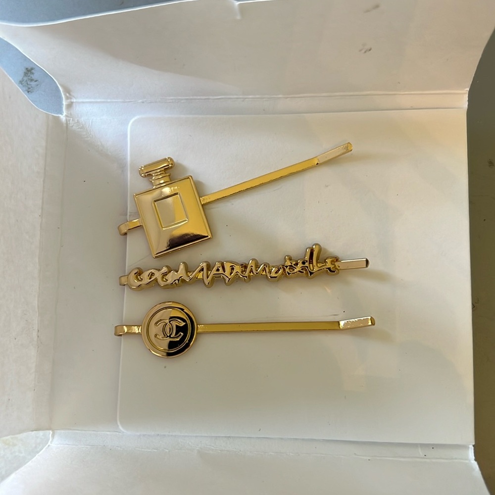 Chanel Beauty Accessory - Hair Pins NEW